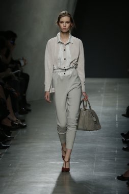 Bottega Veneta gösterisi olarak Milano Moda Haftası