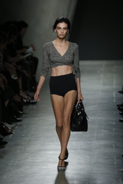 Bottega Veneta gösterisi olarak Milano Moda Haftası