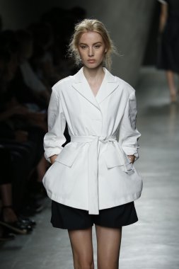 Bottega Veneta gösterisi olarak Milano Moda Haftası