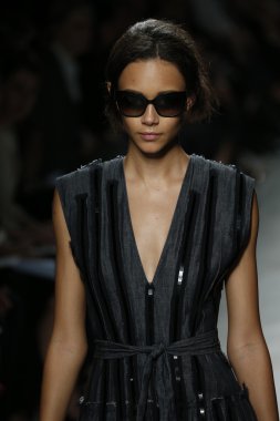 Bottega Veneta gösterisi olarak Milano Moda Haftası