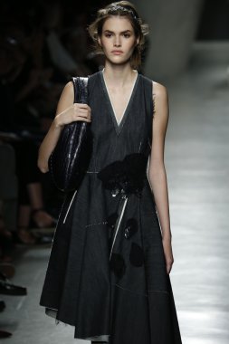 Bottega Veneta gösterisi olarak Milano Moda Haftası