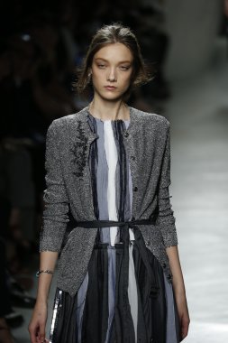 Bottega Veneta gösterisi olarak Milano Moda Haftası