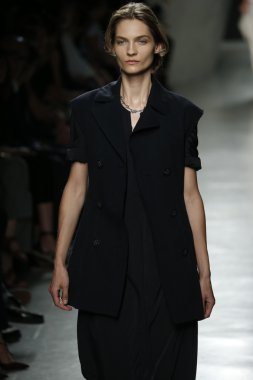 Bottega Veneta gösterisi olarak Milano Moda Haftası