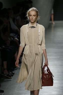 Bottega Veneta gösterisi olarak Milano Moda Haftası