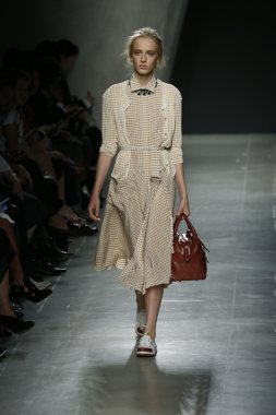 Bottega Veneta gösterisi olarak Milano Moda Haftası