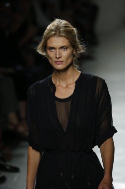 Bottega Veneta gösterisi olarak Milano Moda Haftası