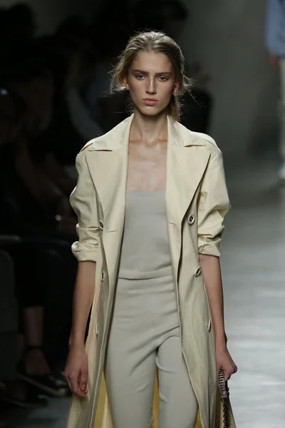 Bottega Veneta show som en del av Milan Fashion Week — Stockfoto