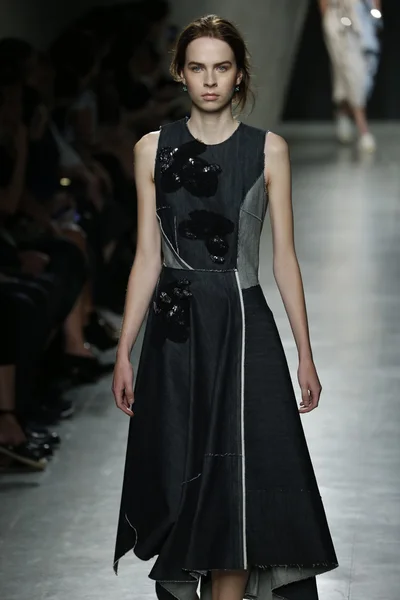 Bottega Veneta show som en del av Milan Fashion Week — Stockfoto