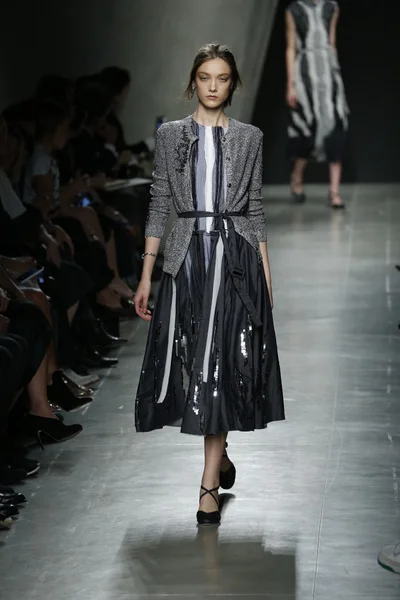 Show Bottega Veneta como parte da Milan Fashion Week — Fotografia de Stock