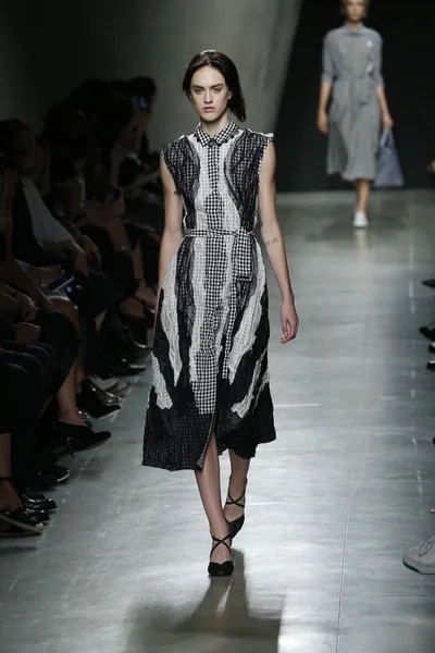 Bottega Veneta show as a part of Milan Fashion Week — Stock Photo, Image