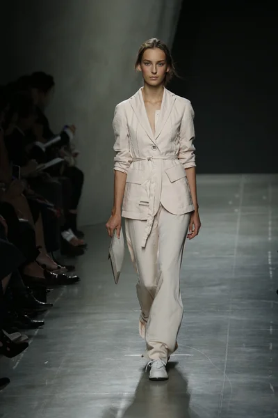 Bottega Veneta show som en del av Milan Fashion Week — Stockfoto