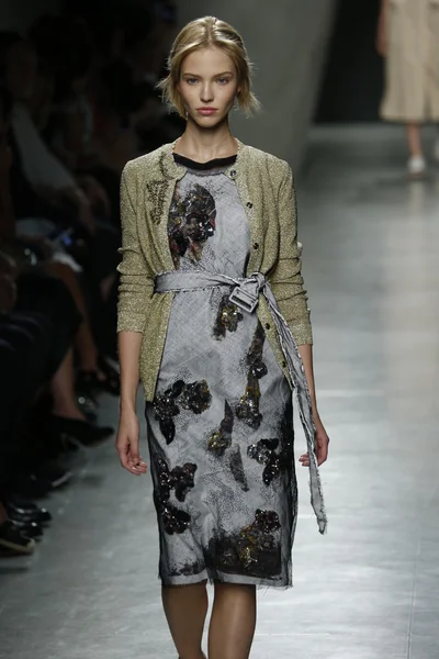 Bottega Veneta show som en del av Milan Fashion Week — Stockfoto