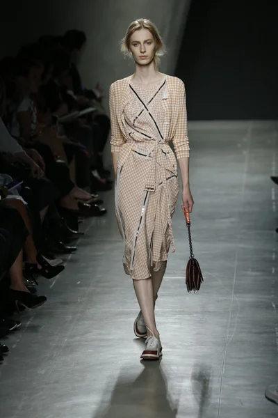 Bottega veneta show im Rahmen der Mailänder Modewoche — Stockfoto