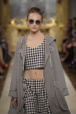 Cristiano Burani Haritayı Milan Fashion Week kapsamında