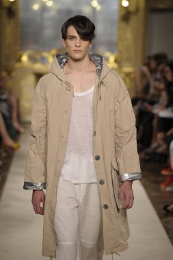 Cristiano Burani Haritayı Milan Fashion Week kapsamında