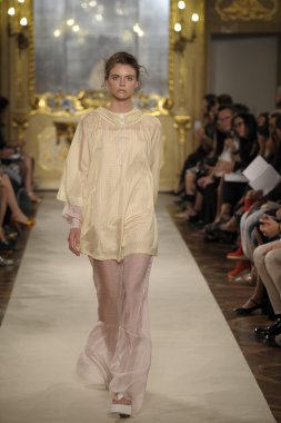 Cristiano Burani Haritayı Milan Fashion Week kapsamında