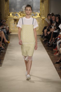 Cristiano Burani Haritayı Milan Fashion Week kapsamında