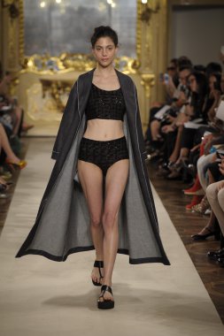 Cristiano Burani Haritayı Milan Fashion Week kapsamında