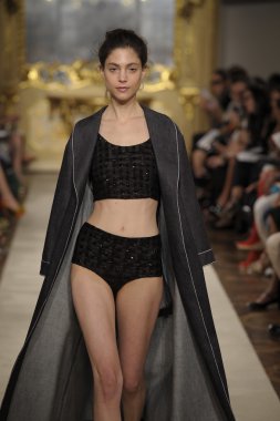 Cristiano Burani Haritayı Milan Fashion Week kapsamında