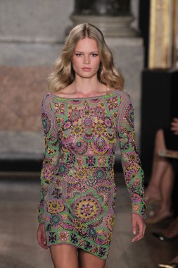 Emilio Pucci gösterisi olarak Milano Moda Haftası