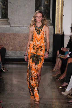 Emilio Pucci gösterisi olarak Milano Moda Haftası