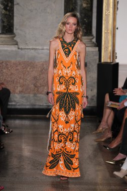 Emilio Pucci gösterisi olarak Milano Moda Haftası