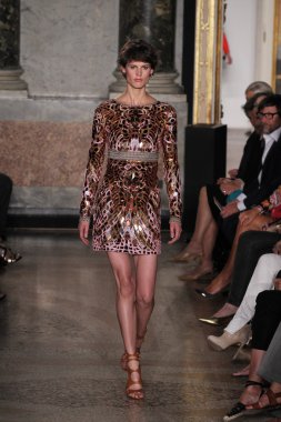 Emilio Pucci gösterisi olarak Milano Moda Haftası
