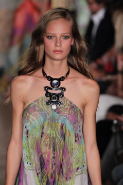 Emilio Pucci gösterisi olarak Milano Moda Haftası