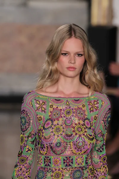 Emilio Pucci show as a part of Milan Fashion Week — Stock Photo, Image