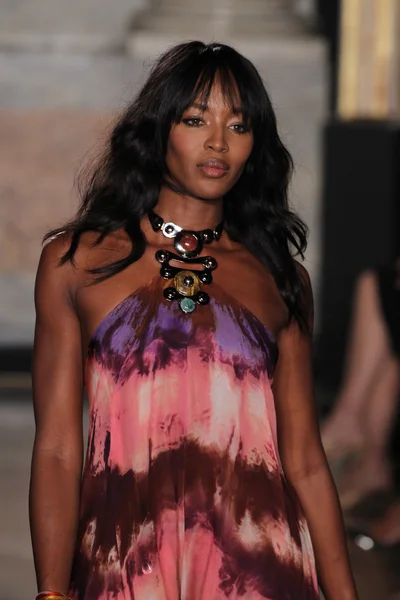 Naomi Campbell at the Emilio Pucci show — Stock Photo, Image