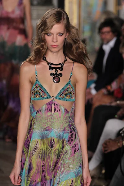 Show de Emilio Pucci como parte da Milan Fashion Week — Fotografia de Stock