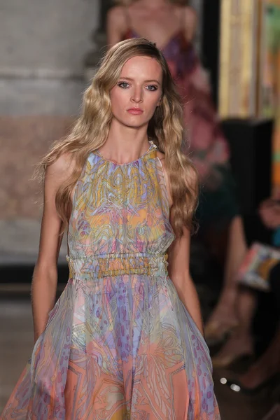 Emilio Pucci show como parte de la Semana de la Moda de Milán —  Fotos de Stock