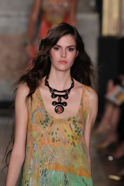 Emilio Pucci show som en del av Milan Fashion Week — Stockfoto