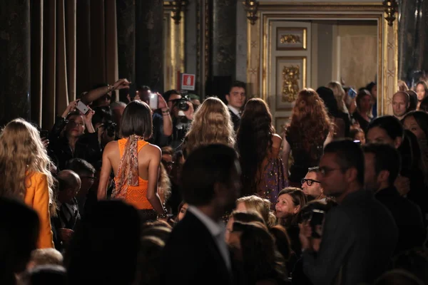 Emilio Pucci show som en del av Milan Fashion Week — Stockfoto