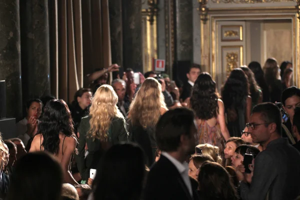 Emilio Pucci Pokaż jako część Milan Fashion Week — Zdjęcie stockowe