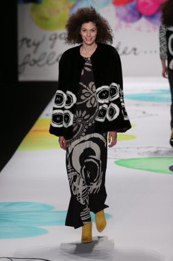 Mercedes-Benz Moda Haftası sırasında Desigual defile