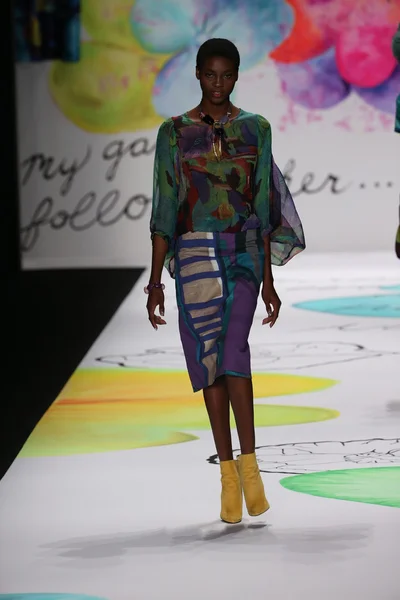 Desigual modevisning under Mercedes-Benz Fashion Week — Stockfoto