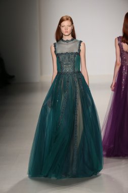 Tadashi Shoji gösterisi Mercedes-Benz Moda Haftası sırasında