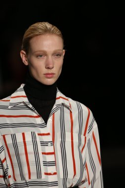 Mercedes-Benz Moda Haftası sırasında Tome defile