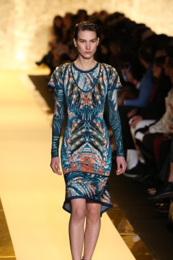 Herve Leger Max Azria defile tarafından