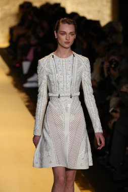 Herve Leger Max Azria defile tarafından