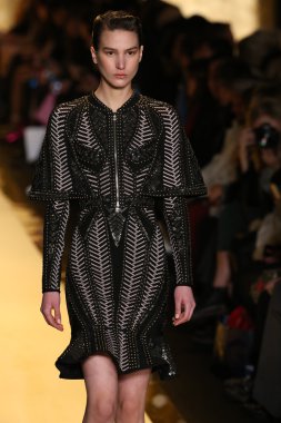 Herve Leger Max Azria defile tarafından