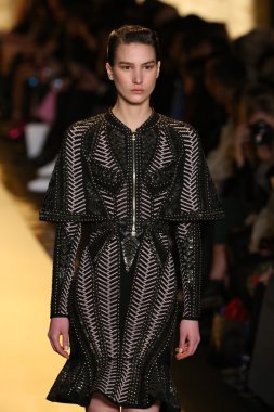 Herve Leger Max Azria defile tarafından