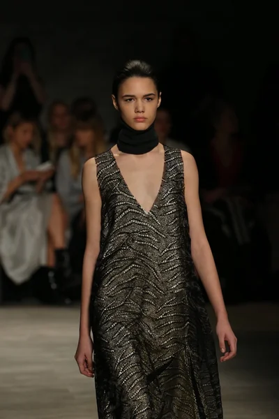 Pokaz mody Tom podczas Mercedes-Benz Fashion Week — Zdjęcie stockowe