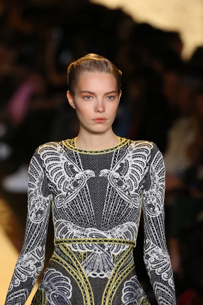 Herve Leger przez Max Azria pokaz mody — Zdjęcie stockowe