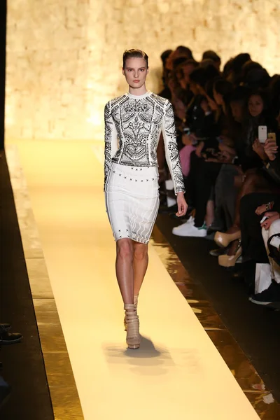 Herve Leger by Max Azria fashion show — Stock Photo, Image