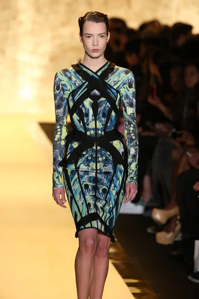 Herve Leger by Max Azria fashion show — Stock Photo, Image