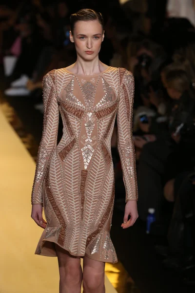 Herve Leger door Max Azria modeshow — Stockfoto