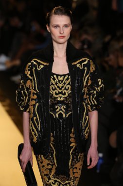 Herve Leger Max Azria defile tarafından