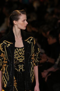 Herve Leger Max Azria defile tarafından